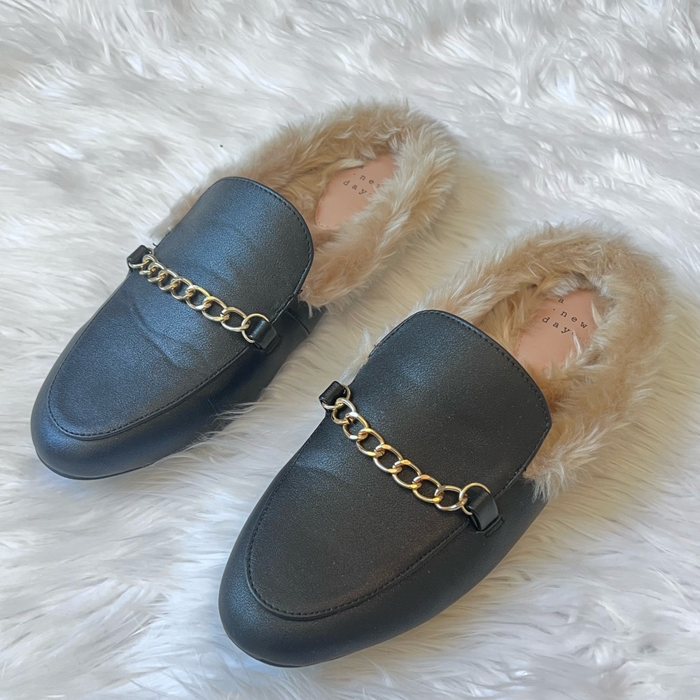 A new day rebe faux fur black mules sizes 9.5 RUNS SMALL